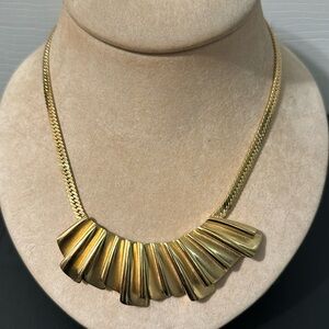 Vintage goldtone necklace
